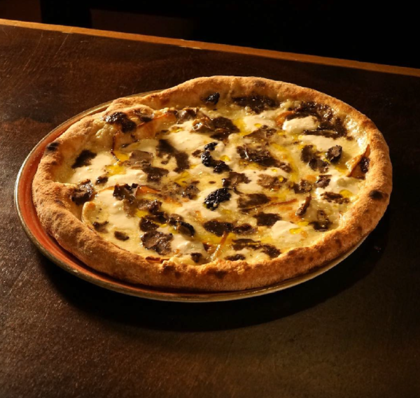 Pizza al tartufo'' di stagione