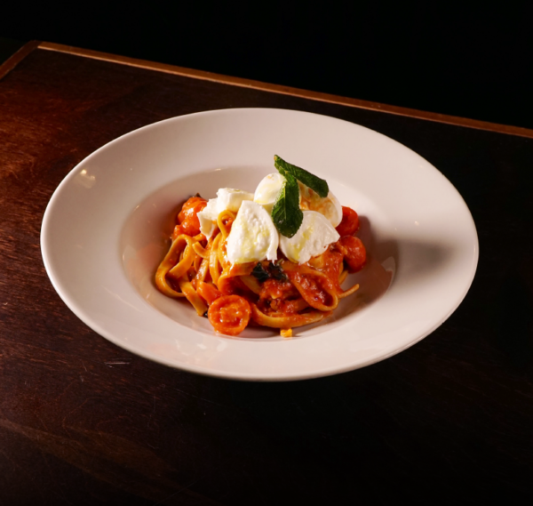 Fettuccine bufala e datterini